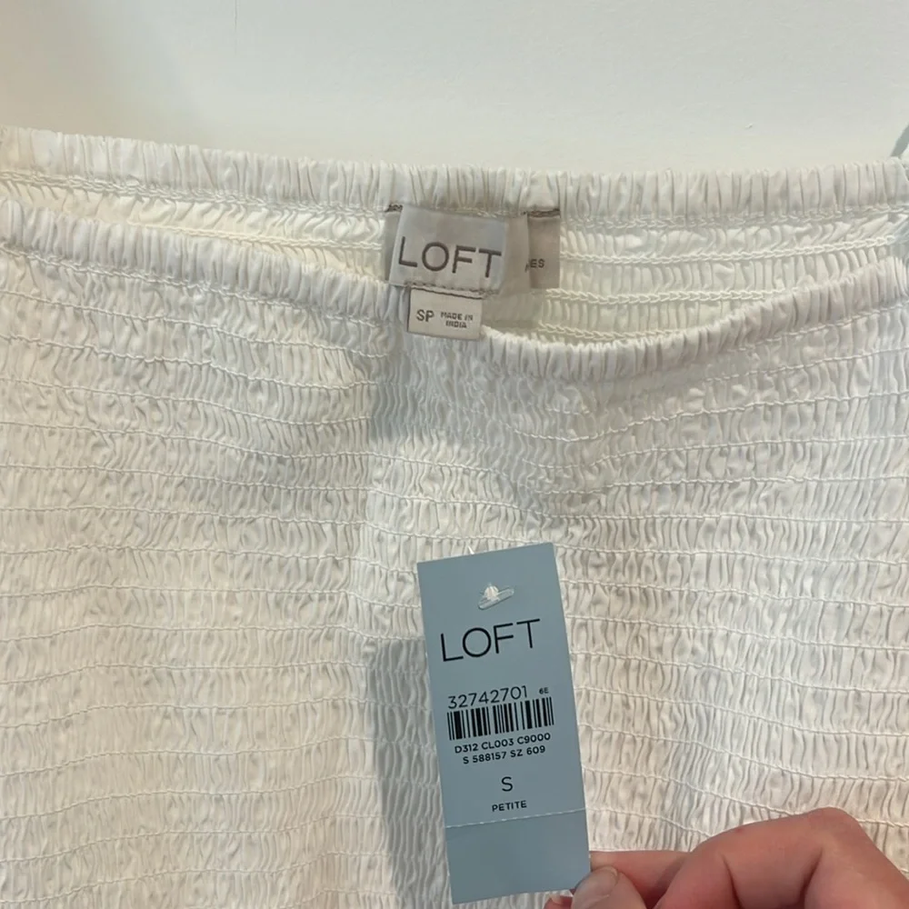 NWT LOFT Petites Cotton Smocked Puff Sleeve Top